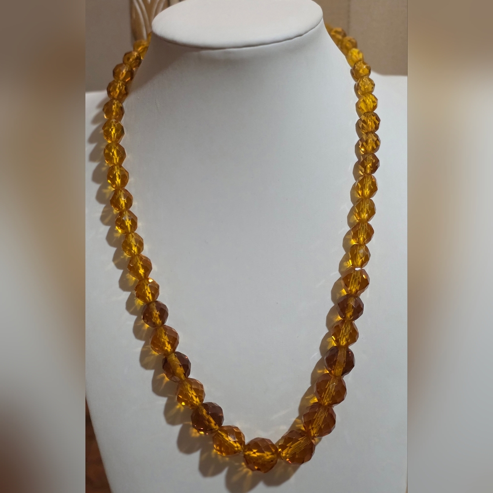 Elegant Amber Beaded Necklace